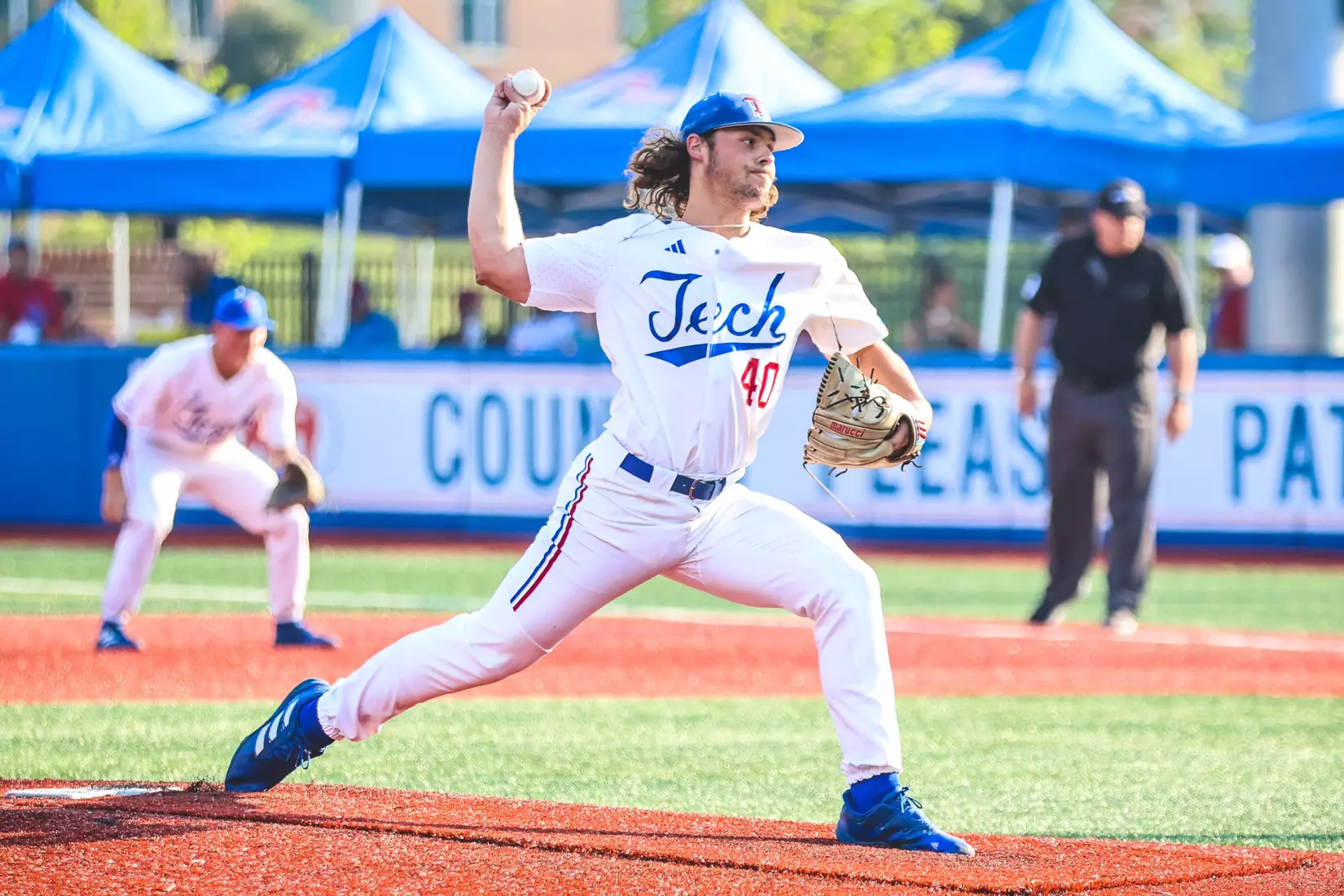 Bulldogs fall to Roadrunners, 5-3