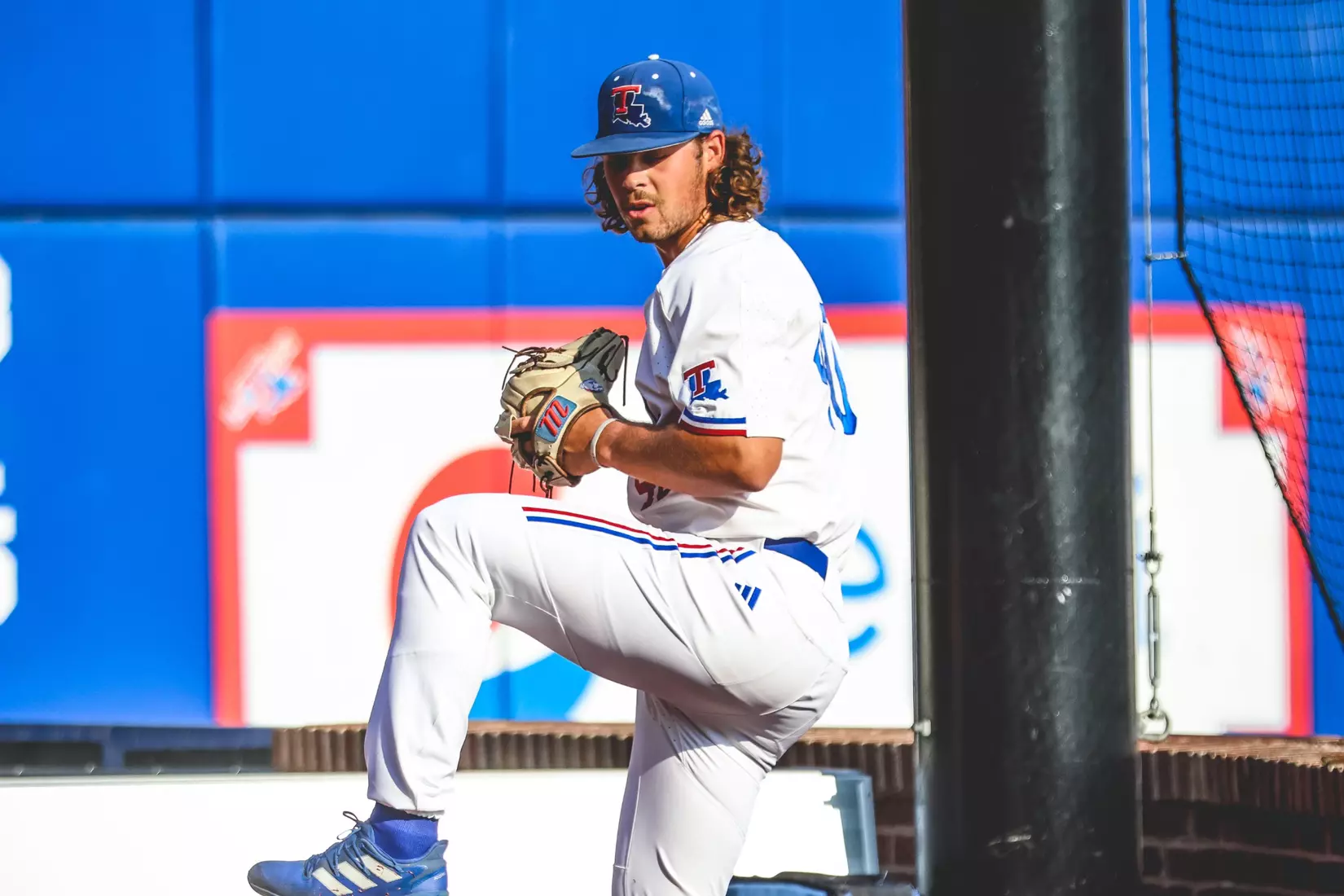 Bulldogs fall to Roadrunners, 5-3