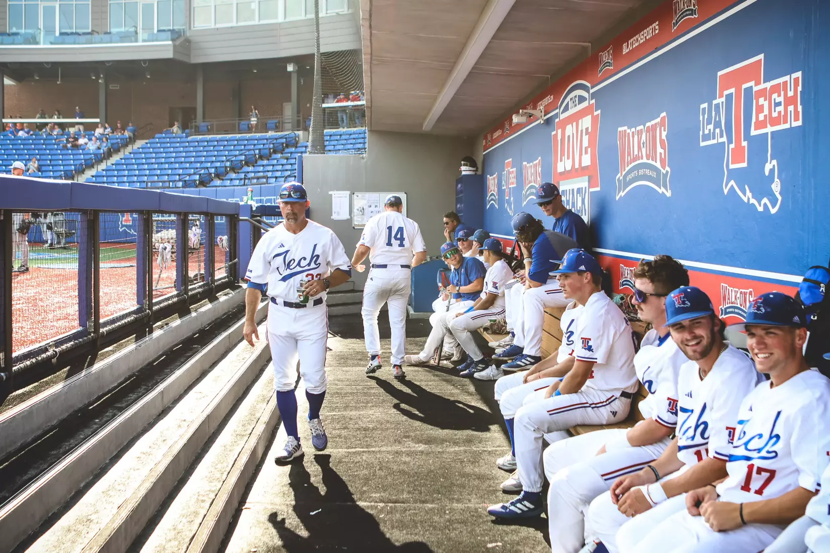 Bulldogs fall to Roadrunners, 5-3