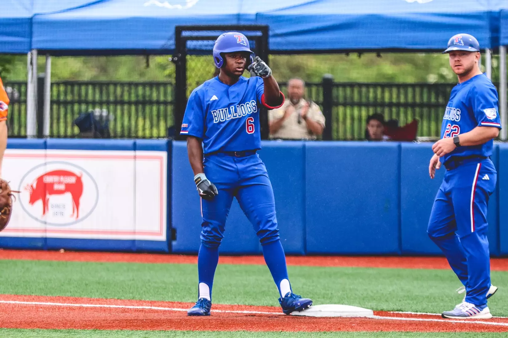 Bulldogs win regular season finale