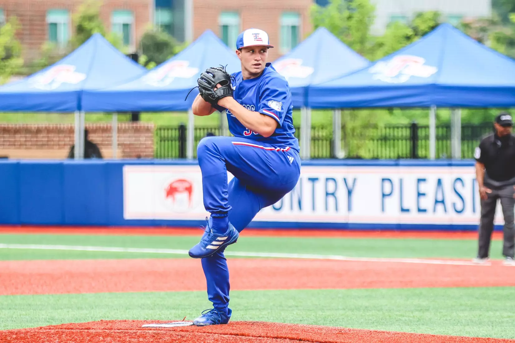 Bulldogs win regular season finale