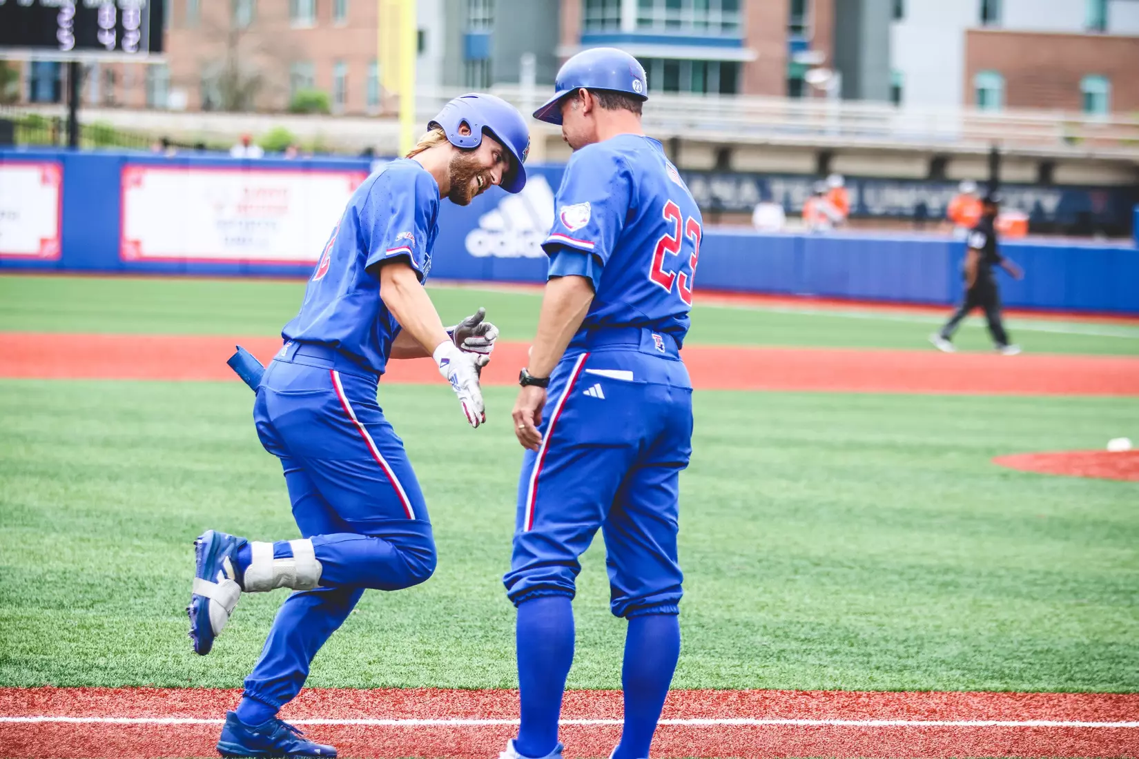 Bulldogs win regular season finale
