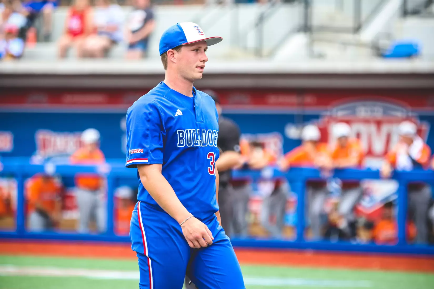 Bulldogs win regular season finale