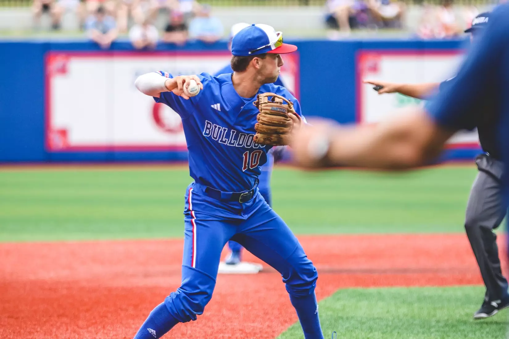 Bulldogs win regular season finale