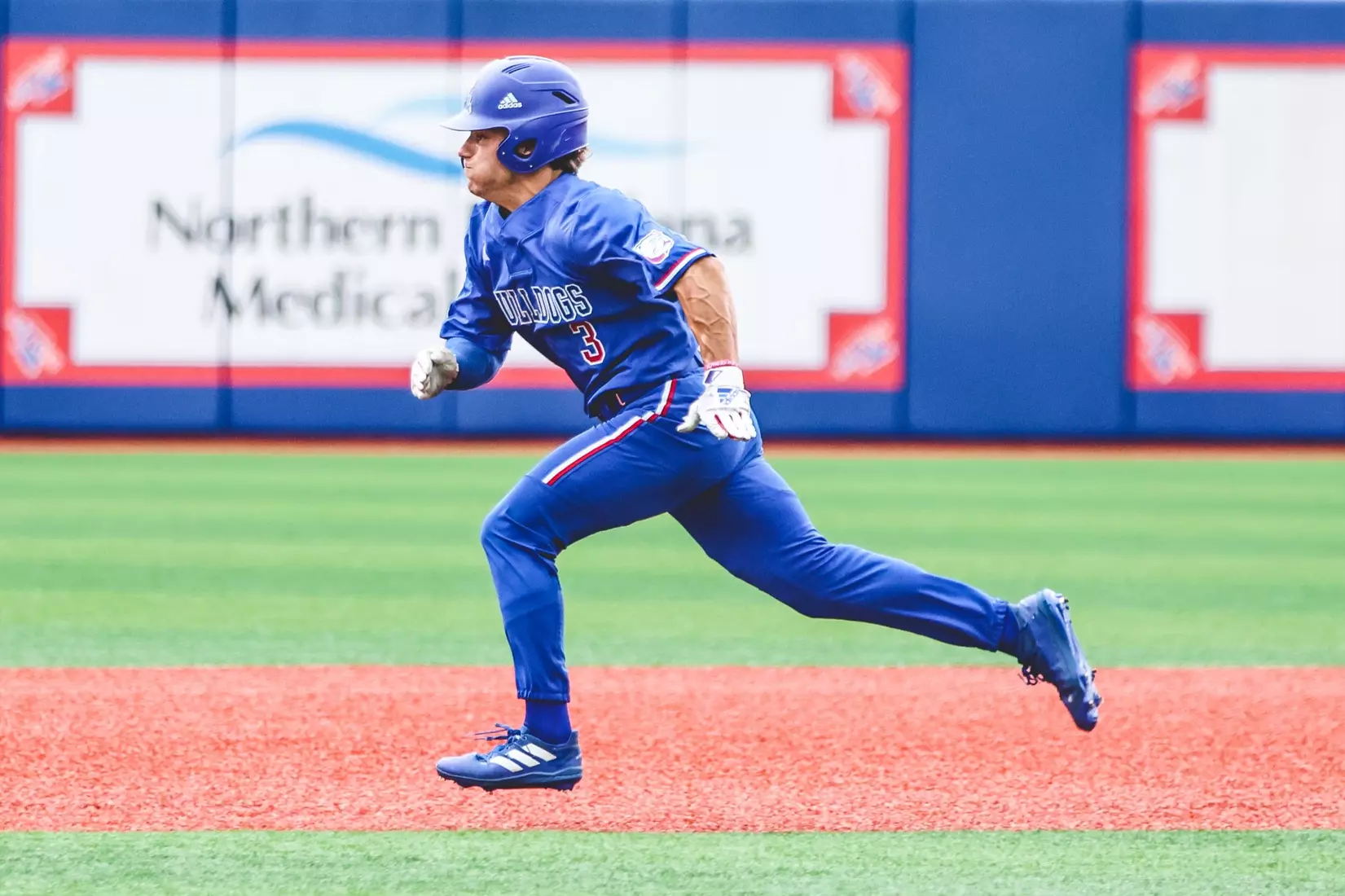 Bulldogs win regular season finale