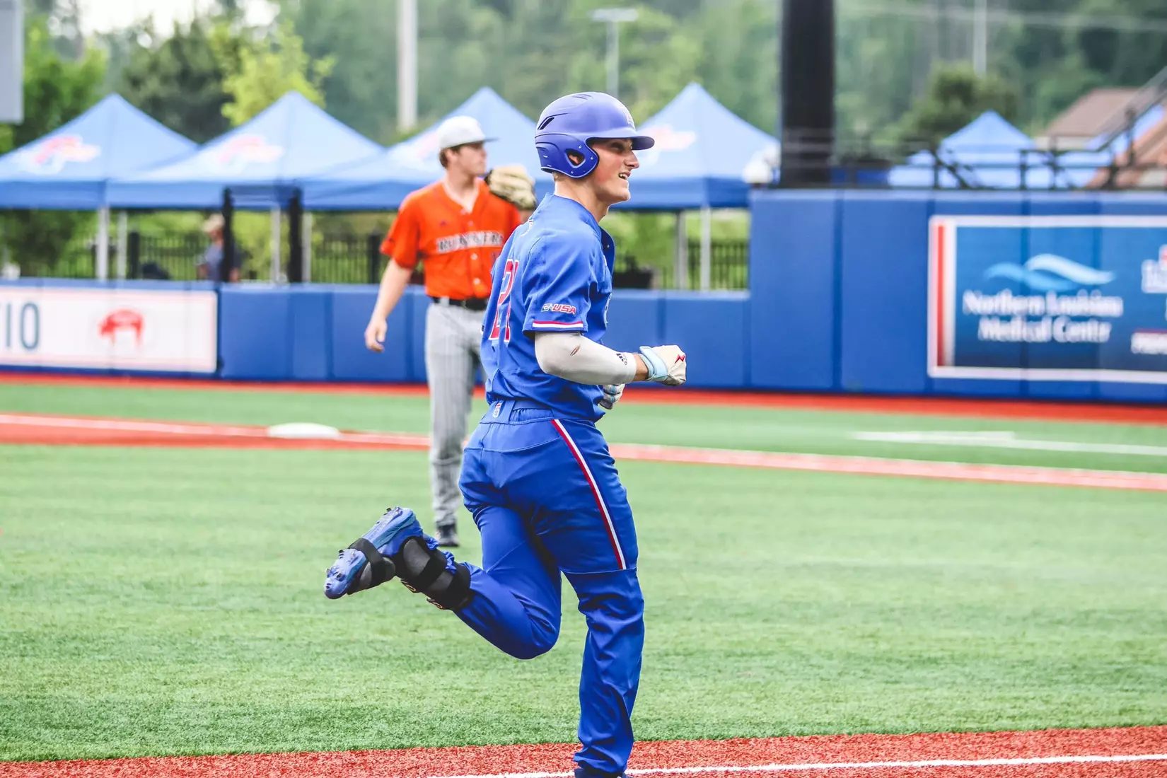 Bulldogs win regular season finale