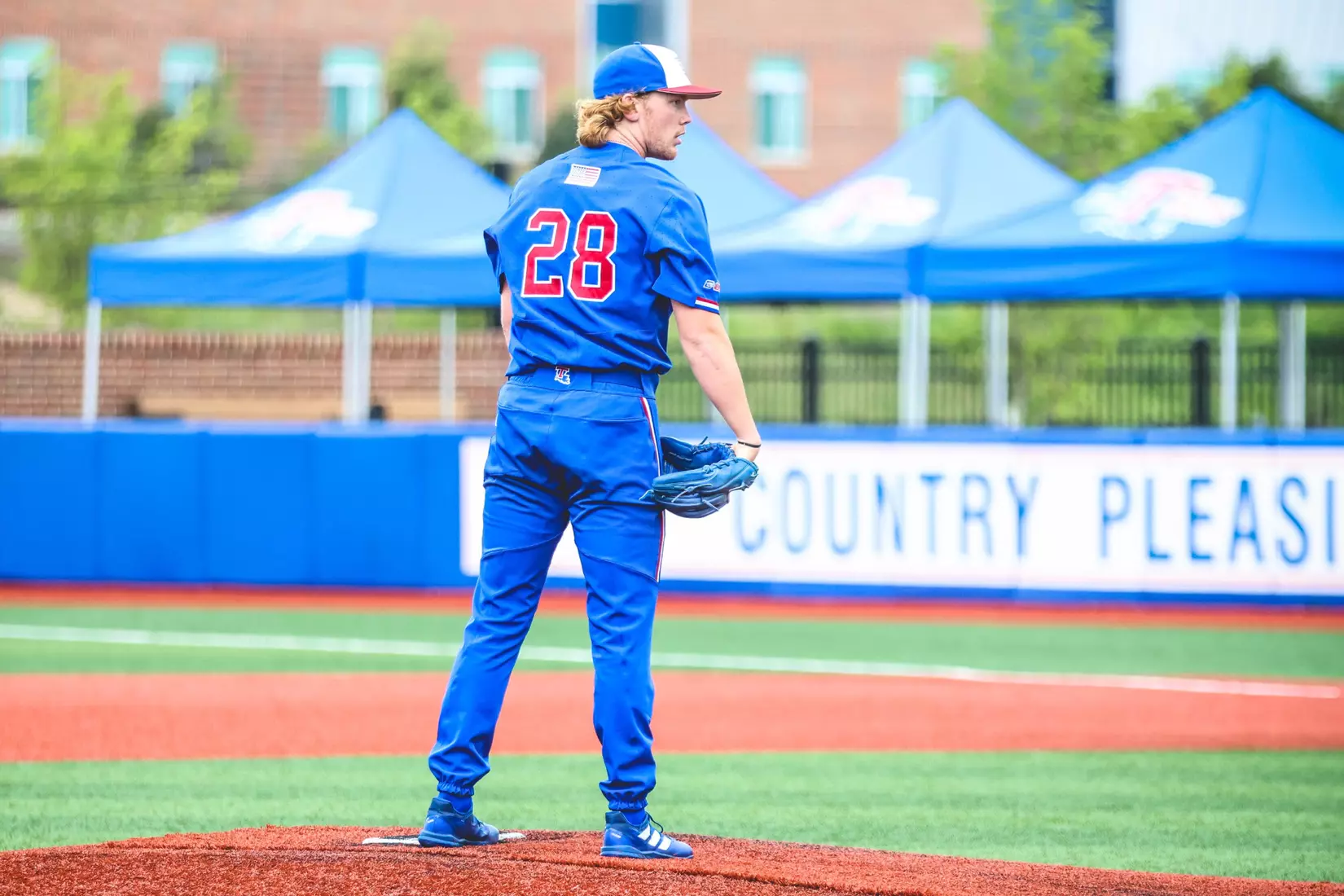 Bulldogs win regular season finale