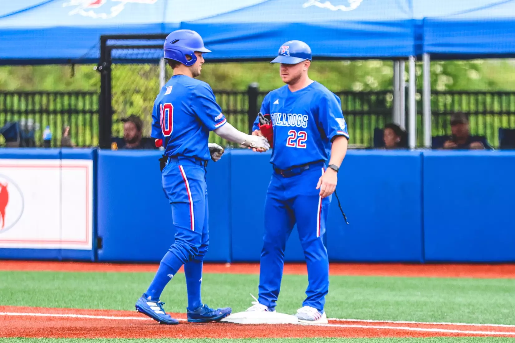 Bulldogs win regular season finale