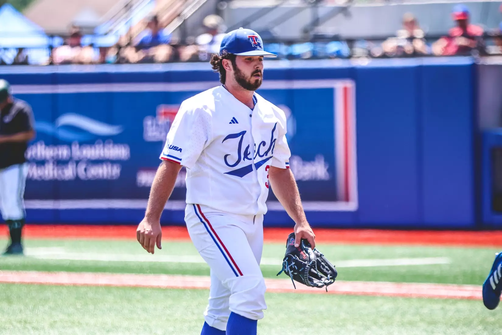 Bulldogs complete comeback with 7-4 victory