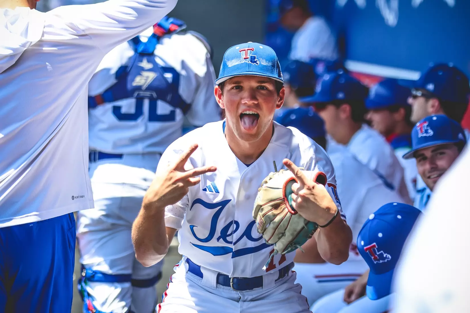 Bulldogs complete comeback with 7-4 victory