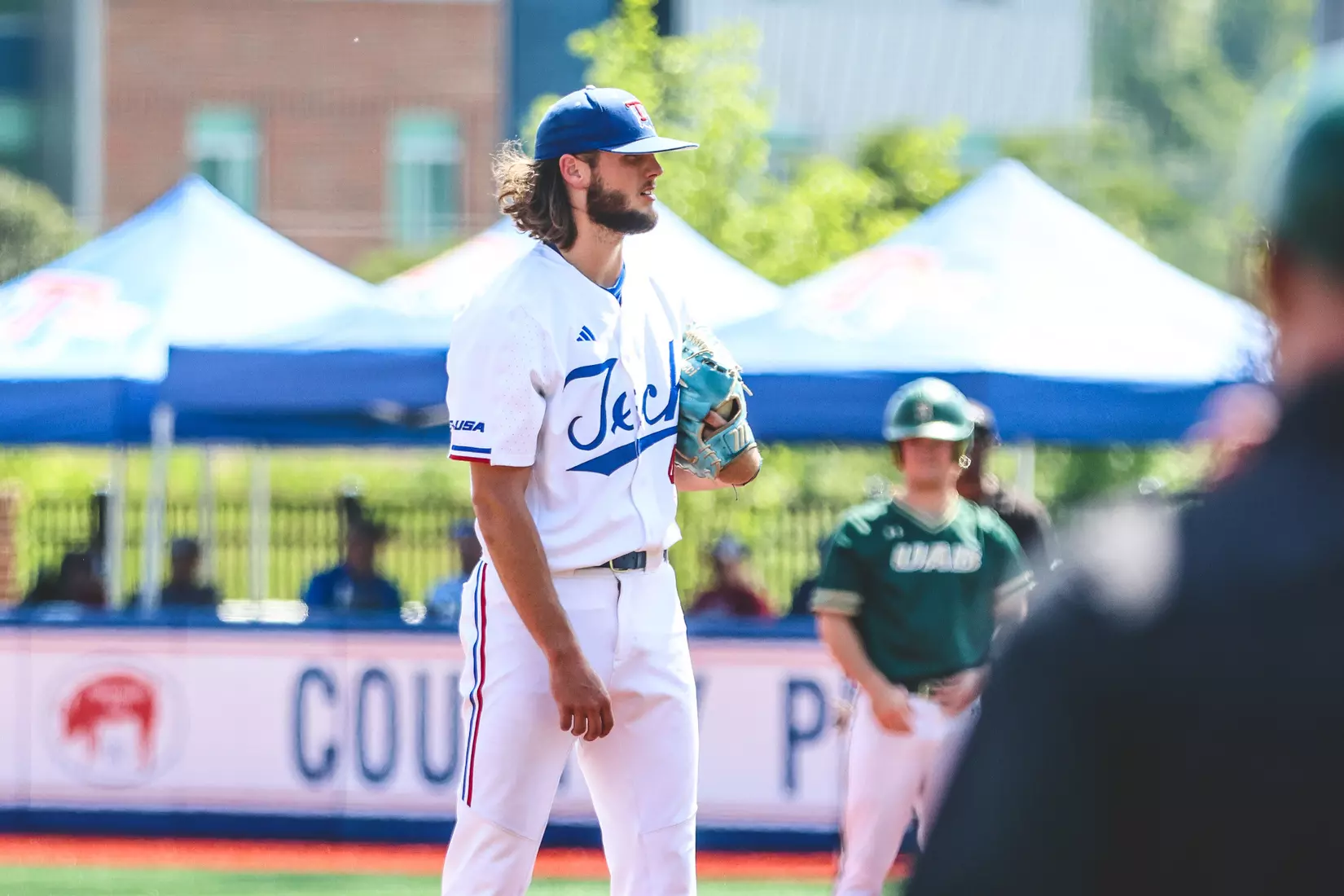 Bulldogs complete comeback with 7-4 victory