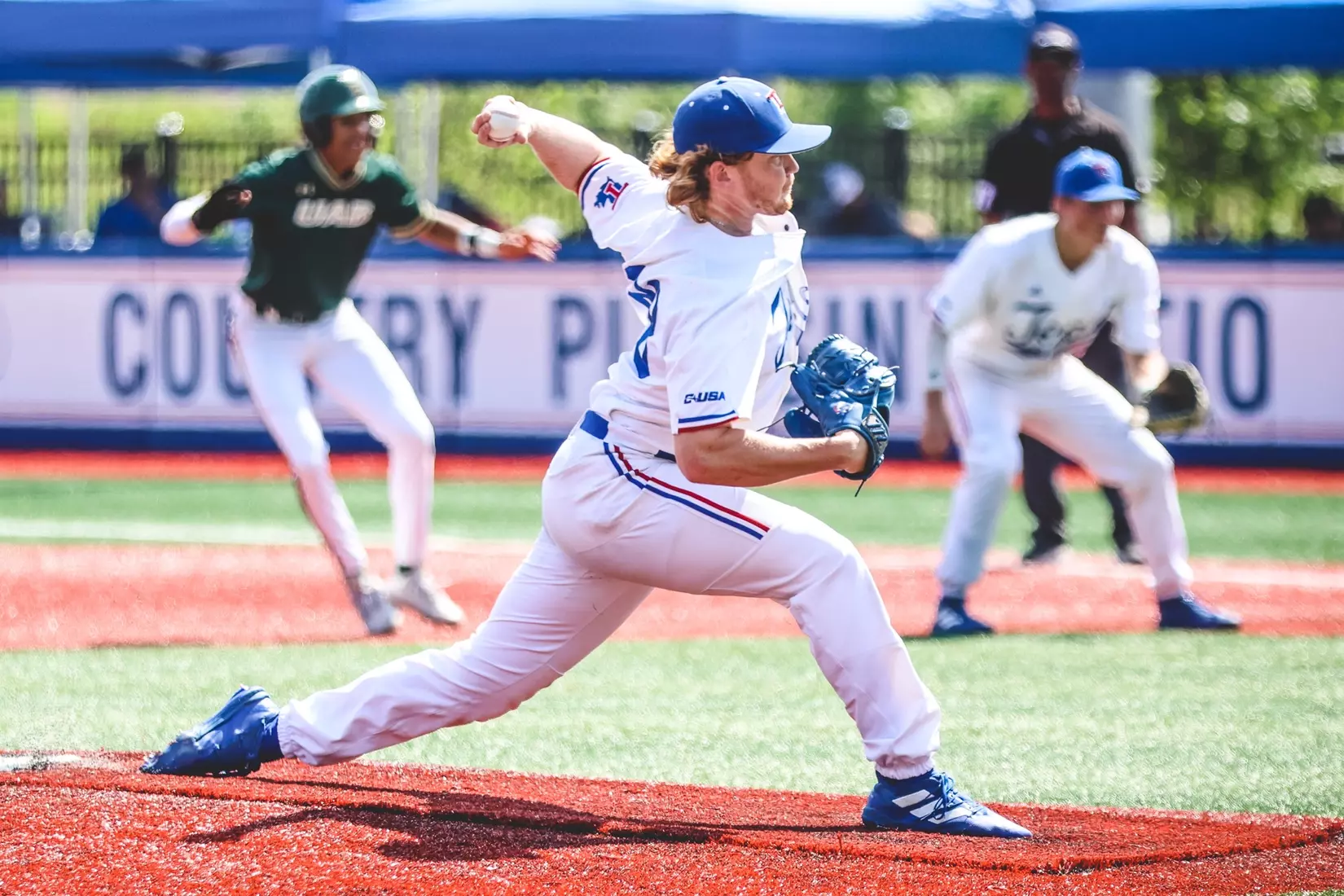 Bulldogs complete comeback with 7-4 victory