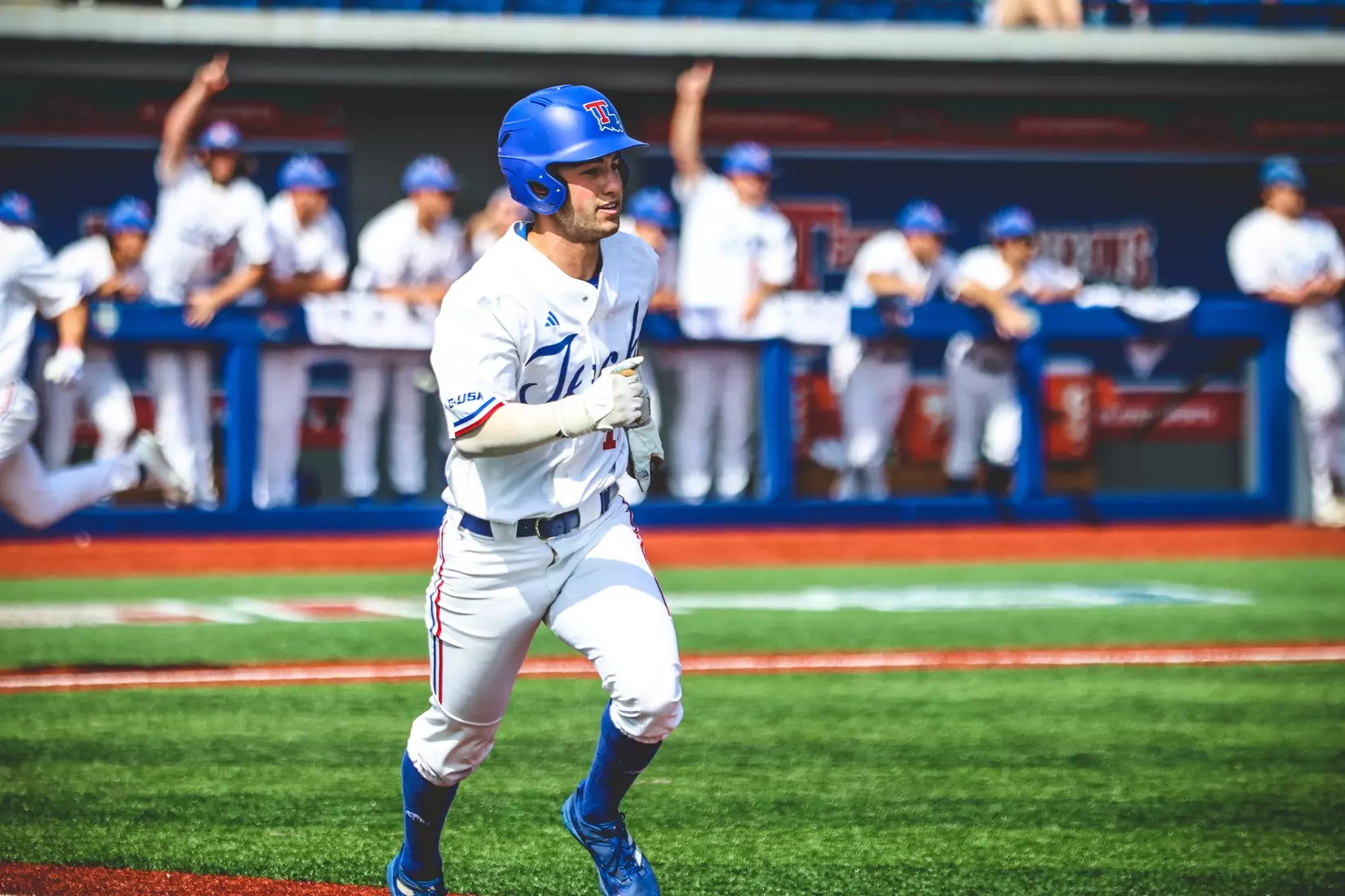 Bulldogs complete comeback with 7-4 victory