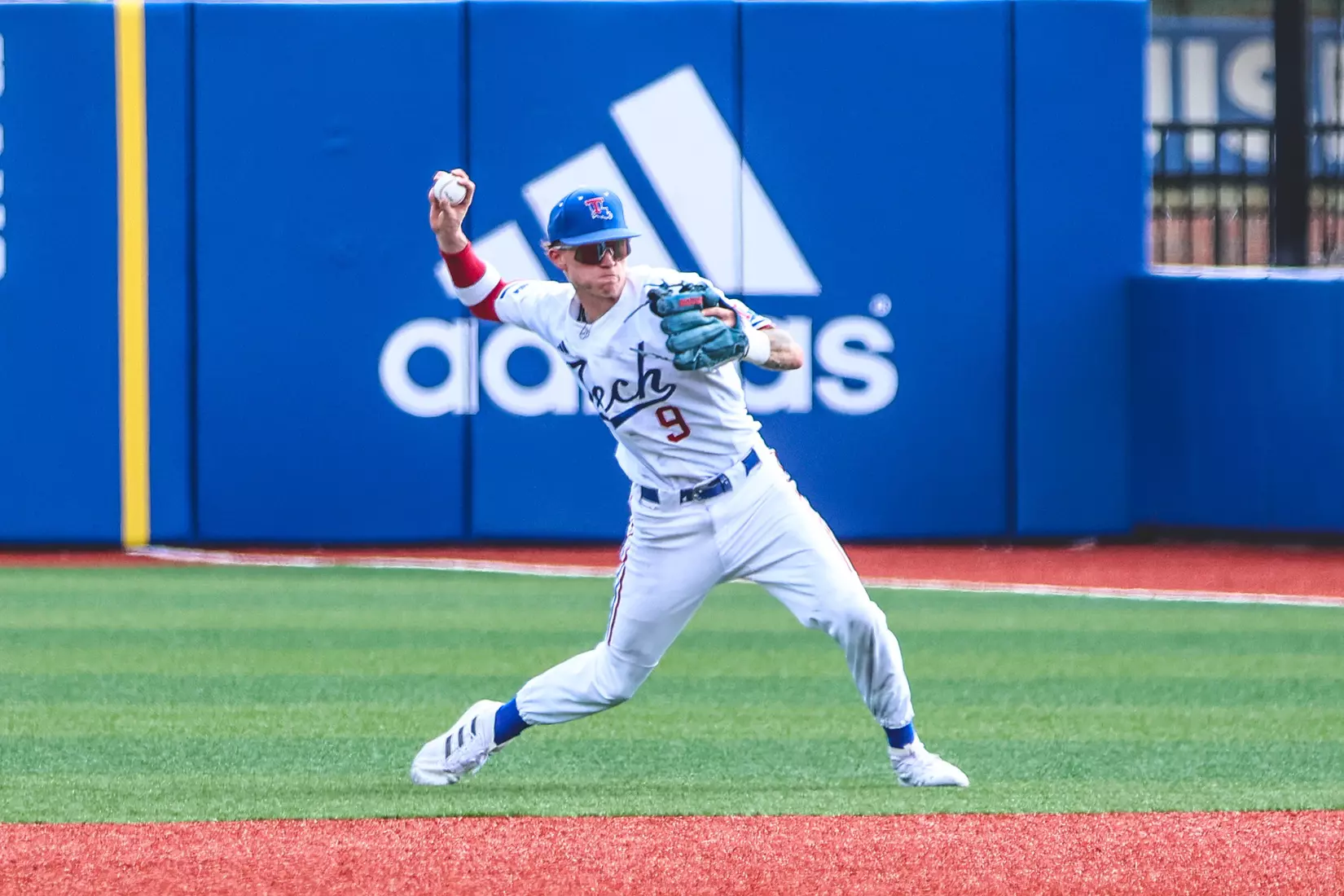 Bulldogs complete comeback with 7-4 victory