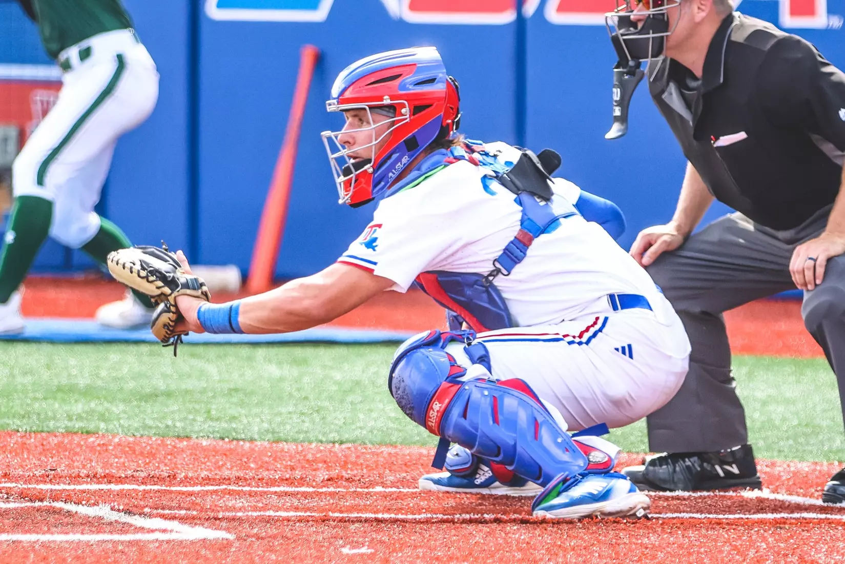 Bulldogs complete comeback with 7-4 victory