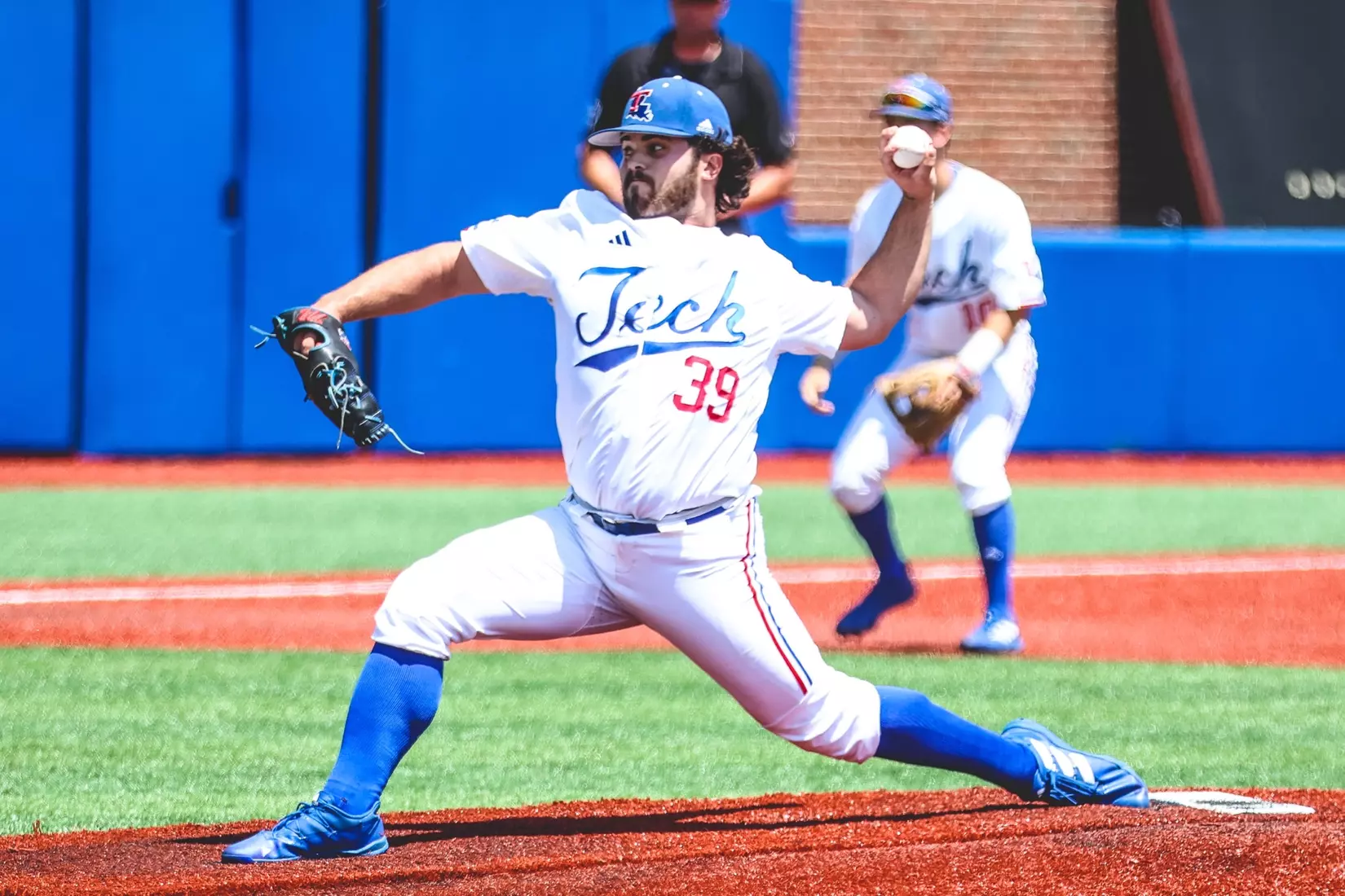 Bulldogs complete comeback with 7-4 victory