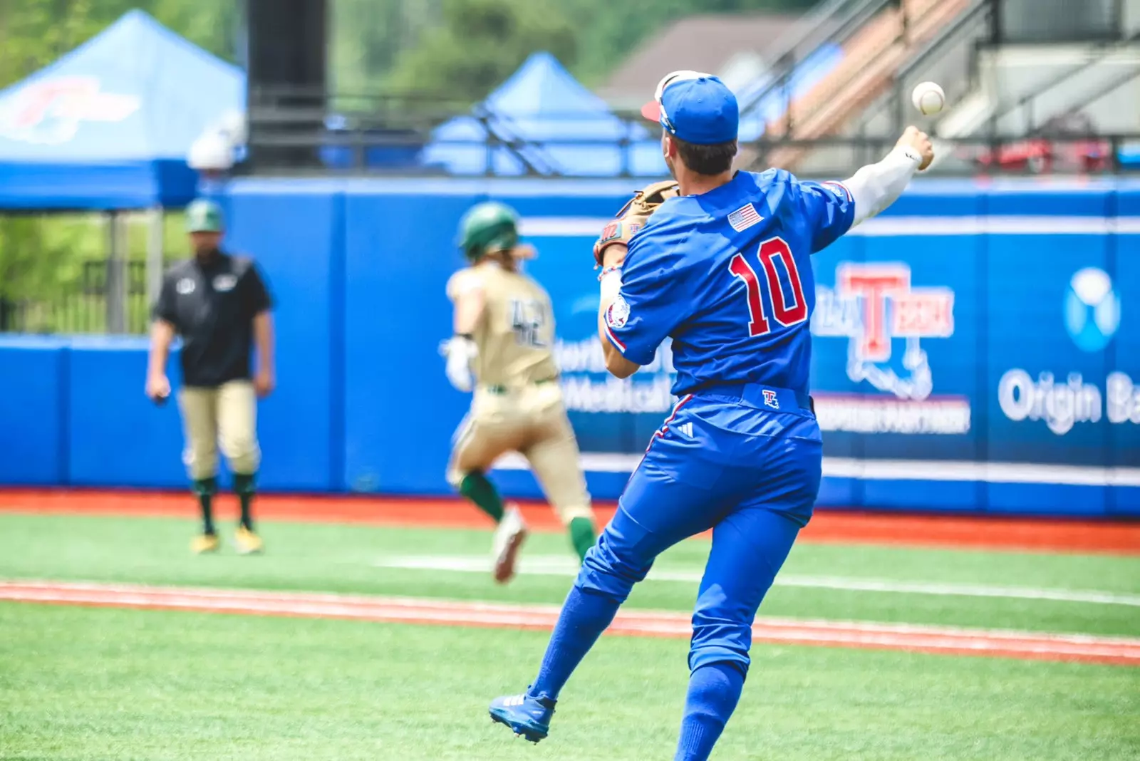 Bulldogs fall on Sunday to Blazers