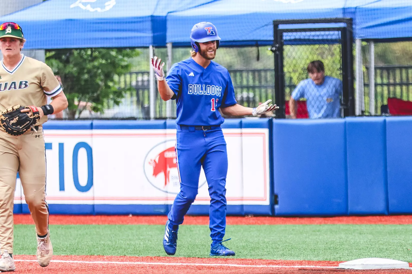 Bulldogs fall on Sunday to Blazers