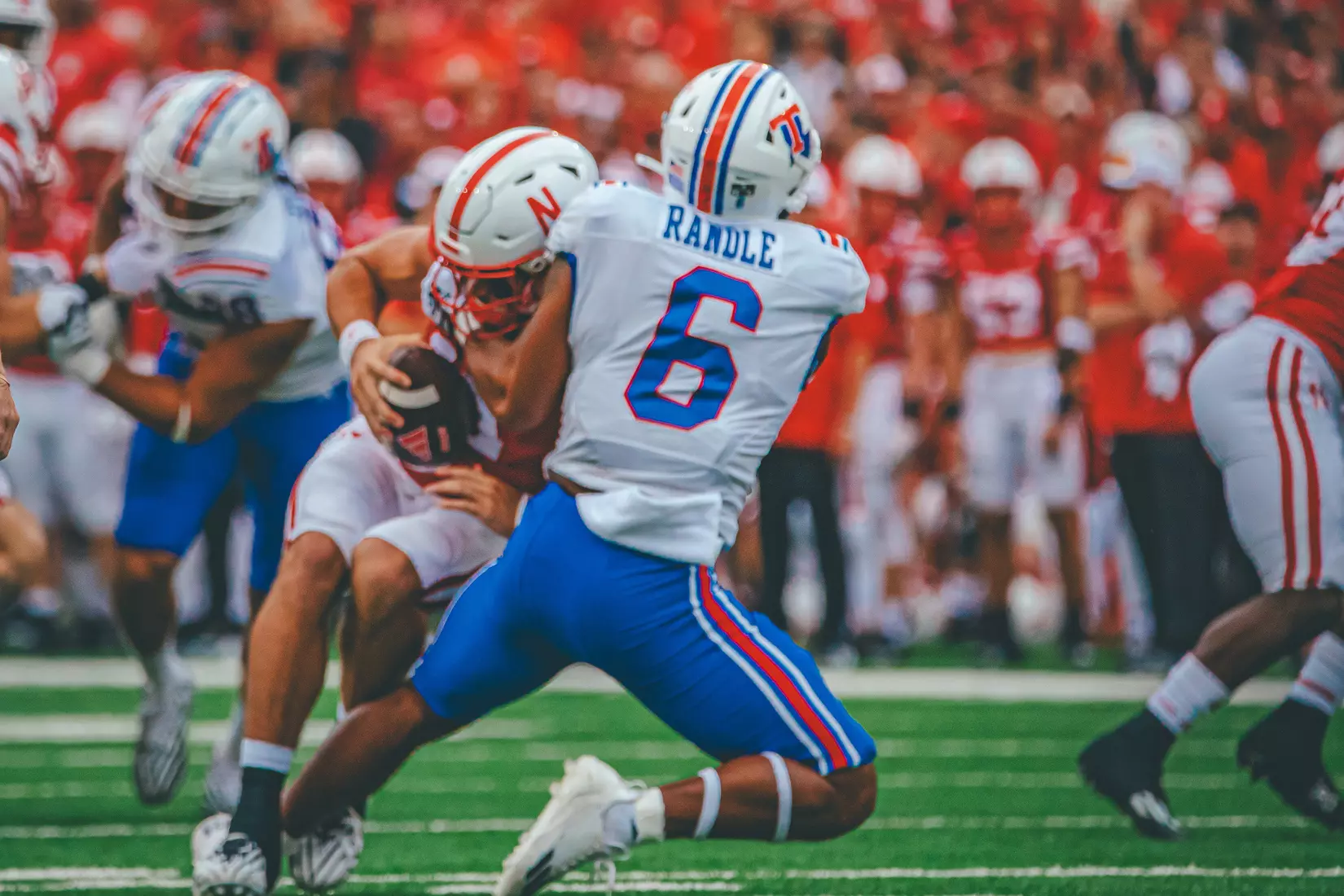 Bulldogs battle Cornhuskers in Lincoln