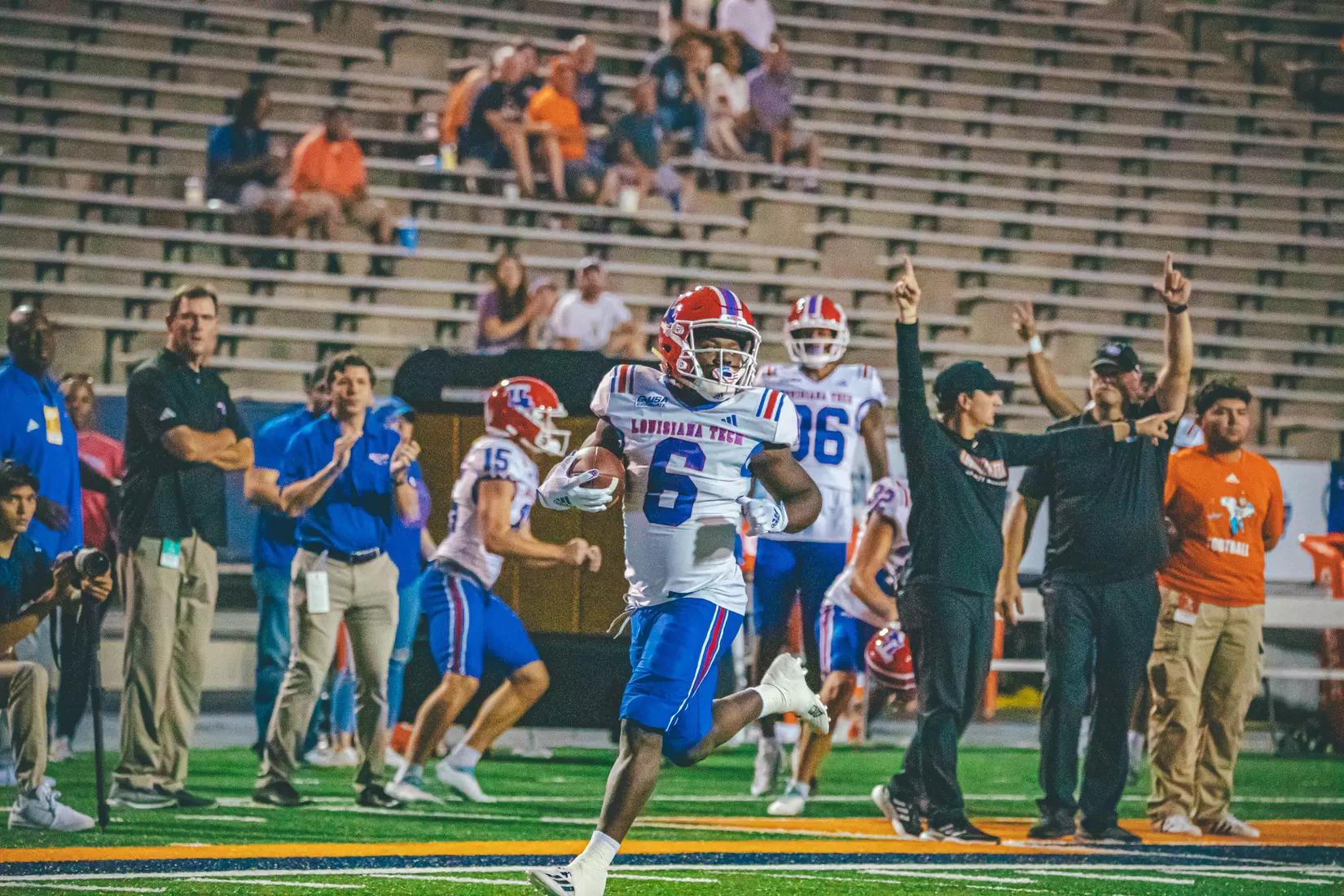 Bulldogs battle Miners on Friday night