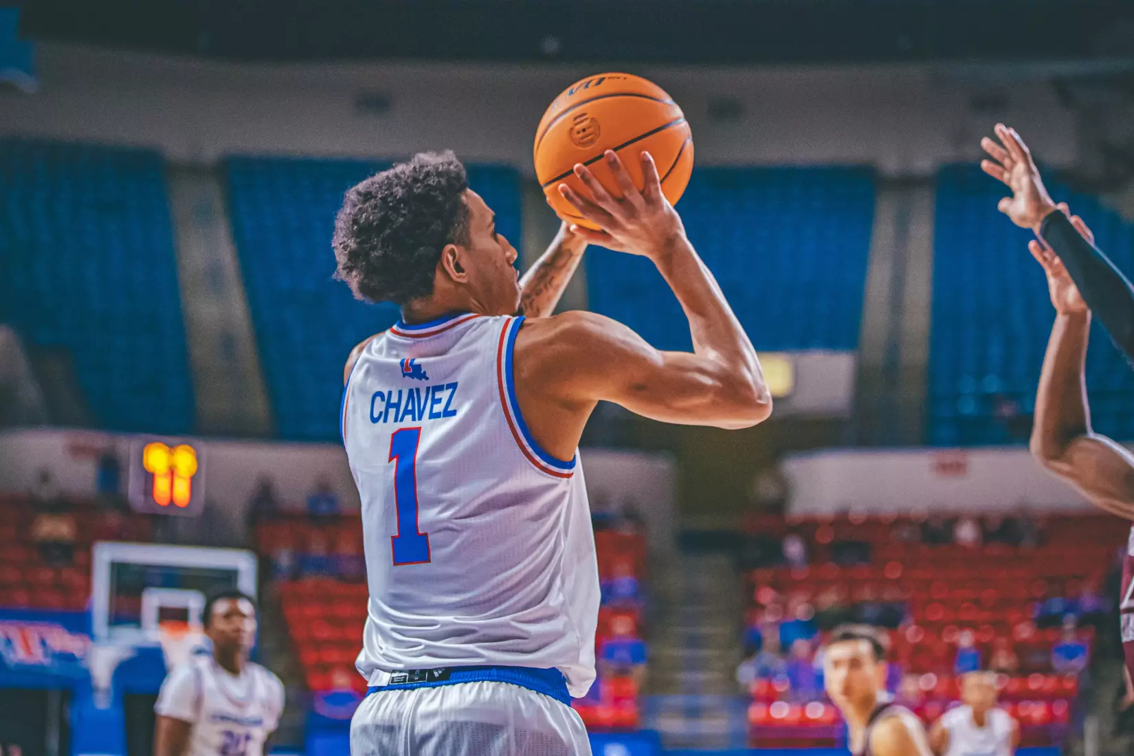 Bulldogs defeat Crusaders, 96-55