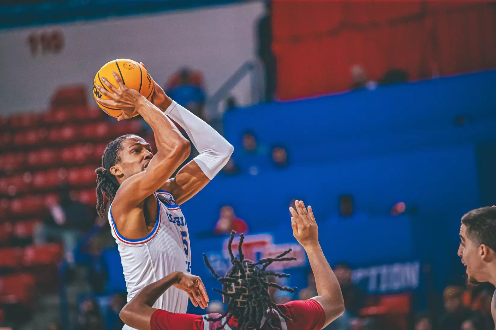 Bulldogs defeat Crusaders, 96-55