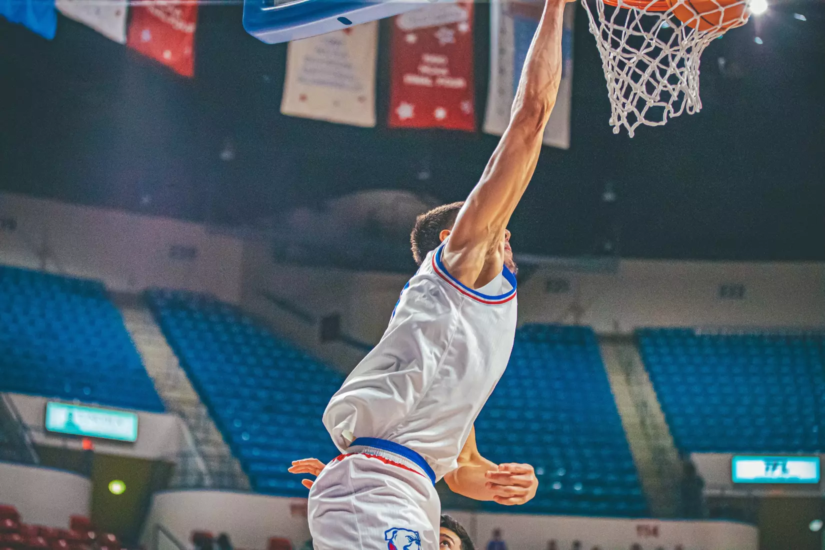 Bulldogs defeat Crusaders, 96-55
