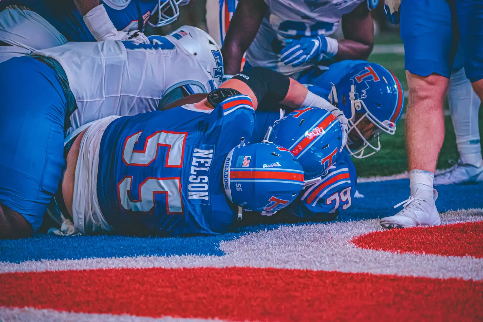 Bulldogs blowout Blue Raiders
