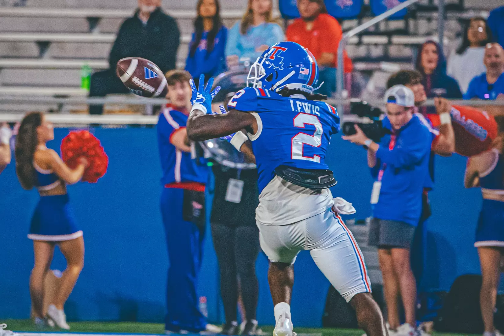 Bulldogs blowout Blue Raiders