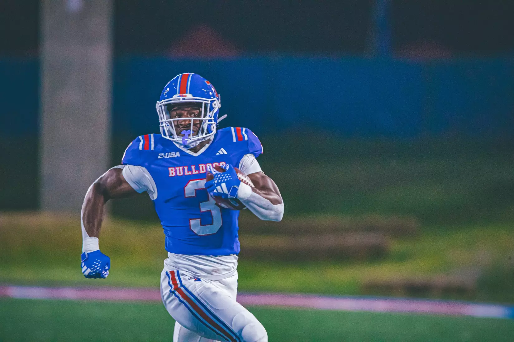 Bulldogs blowout Blue Raiders