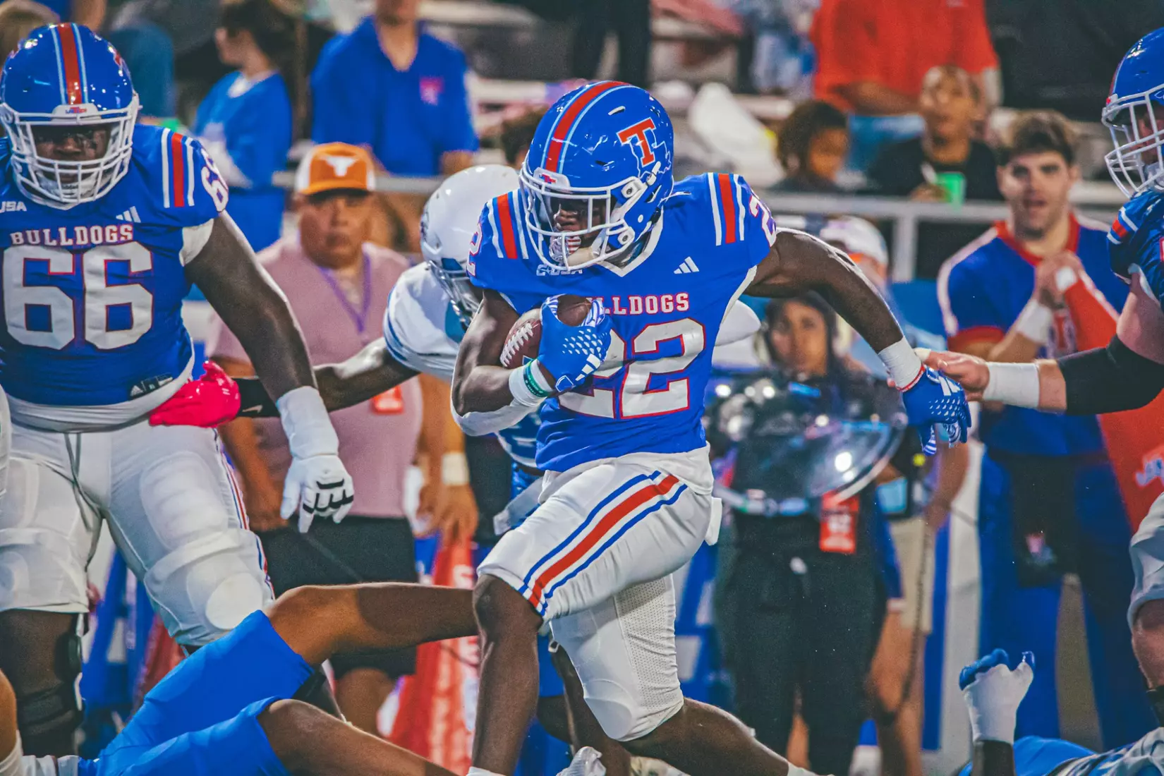 Bulldogs blowout Blue Raiders