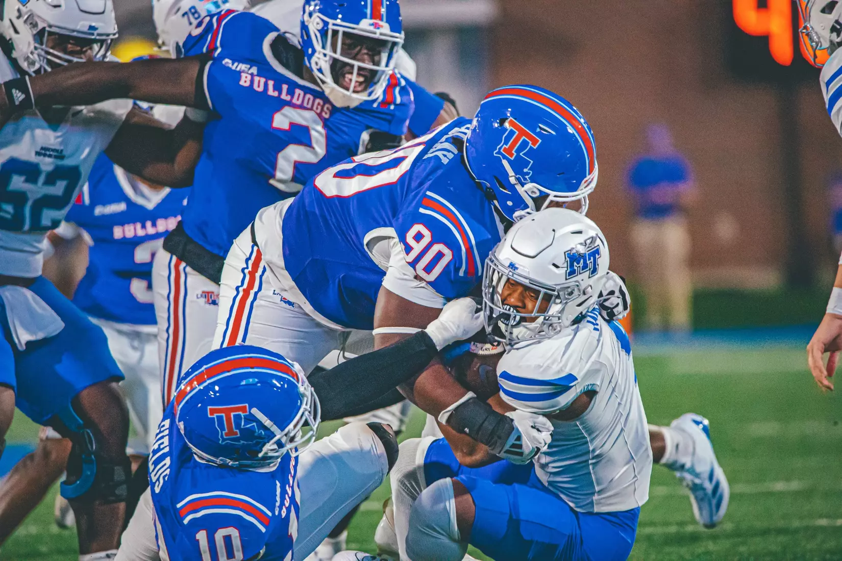Bulldogs blowout Blue Raiders