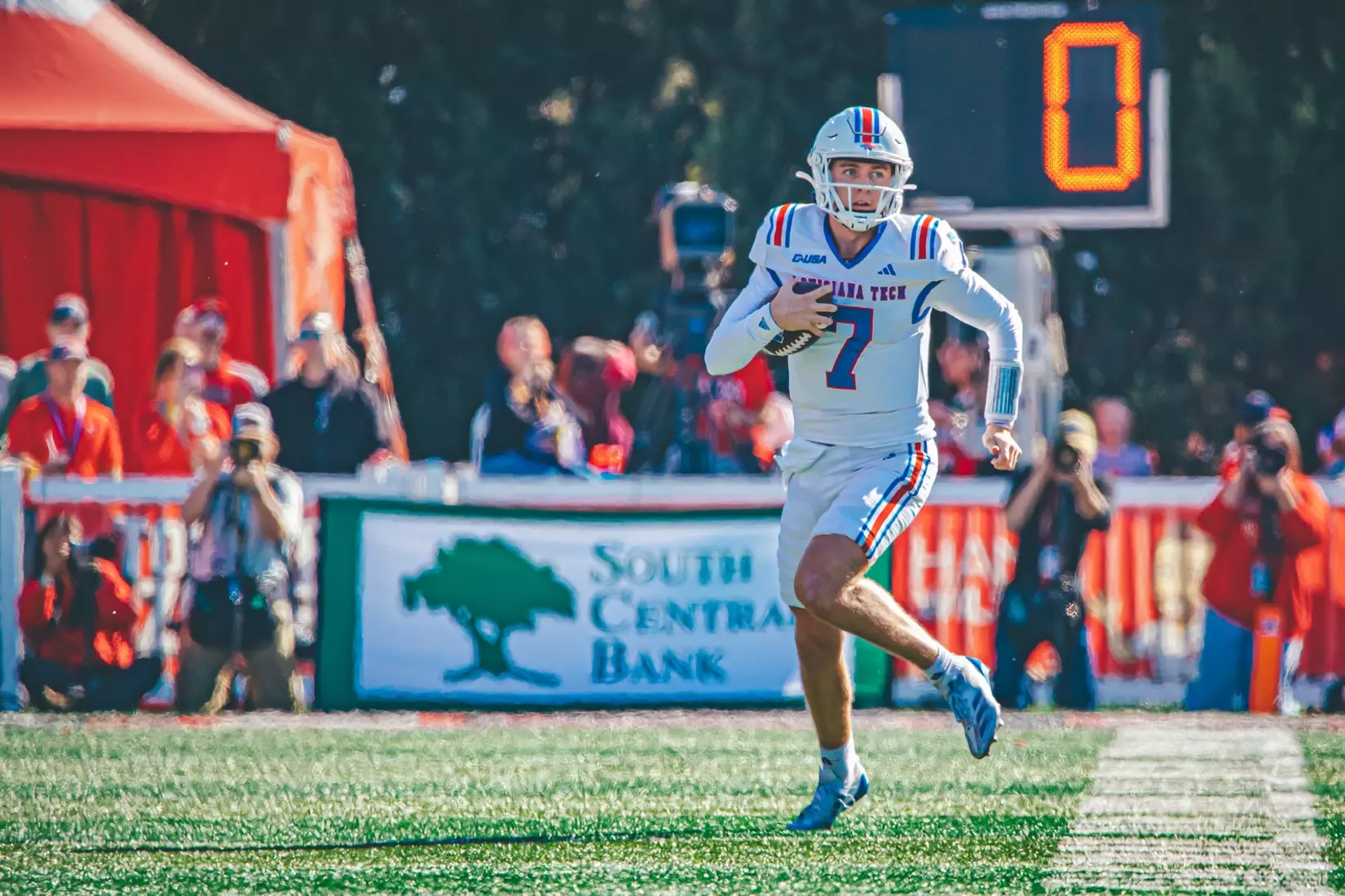 Bulldogs upset Hilltoppers in Bowling Green