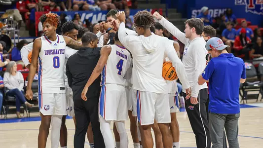 2024-25 Bulldogs huddle