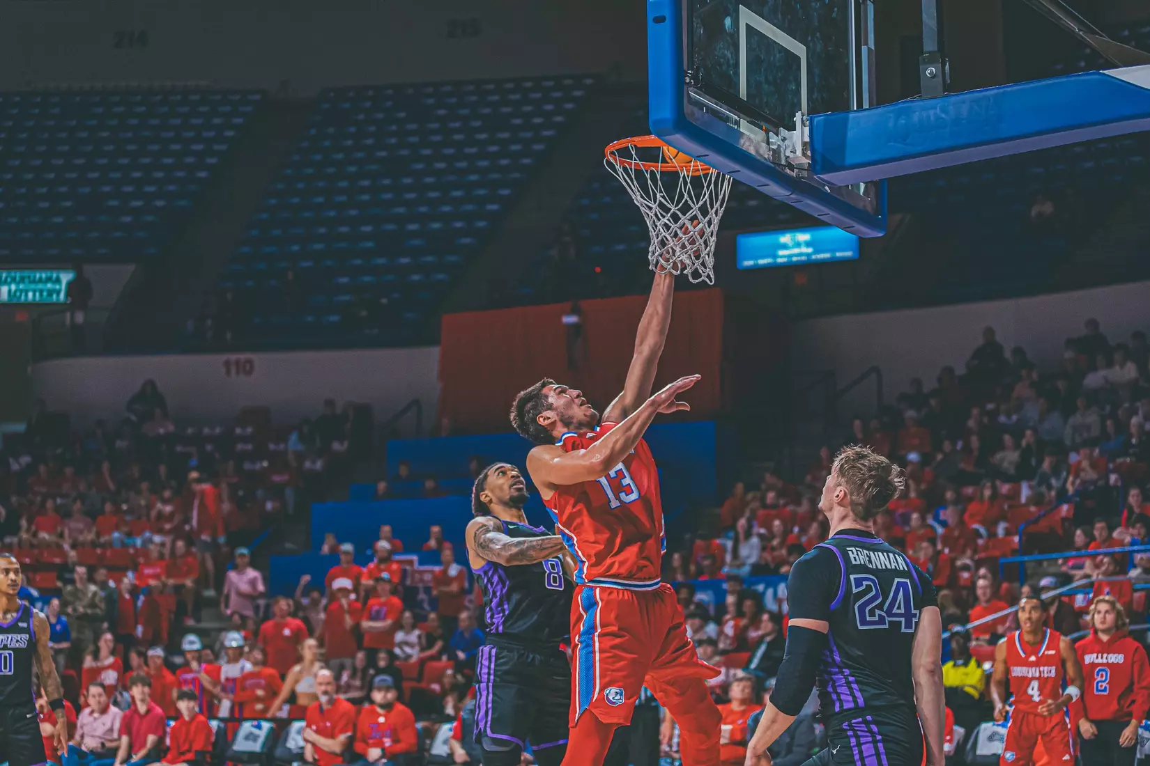 Bulldogs Take Down Lopes, 74-66