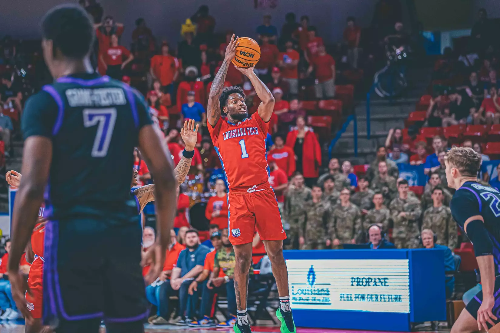 Bulldogs Take Down Lopes, 74-66