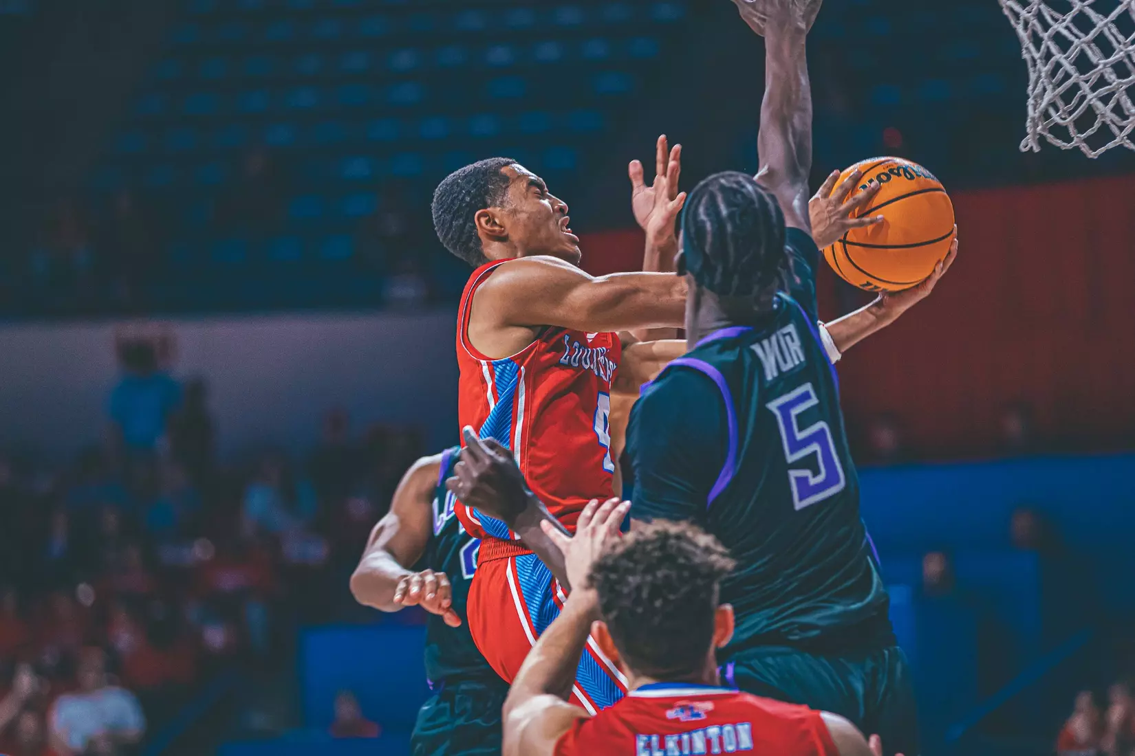 Bulldogs Take Down Lopes, 74-66