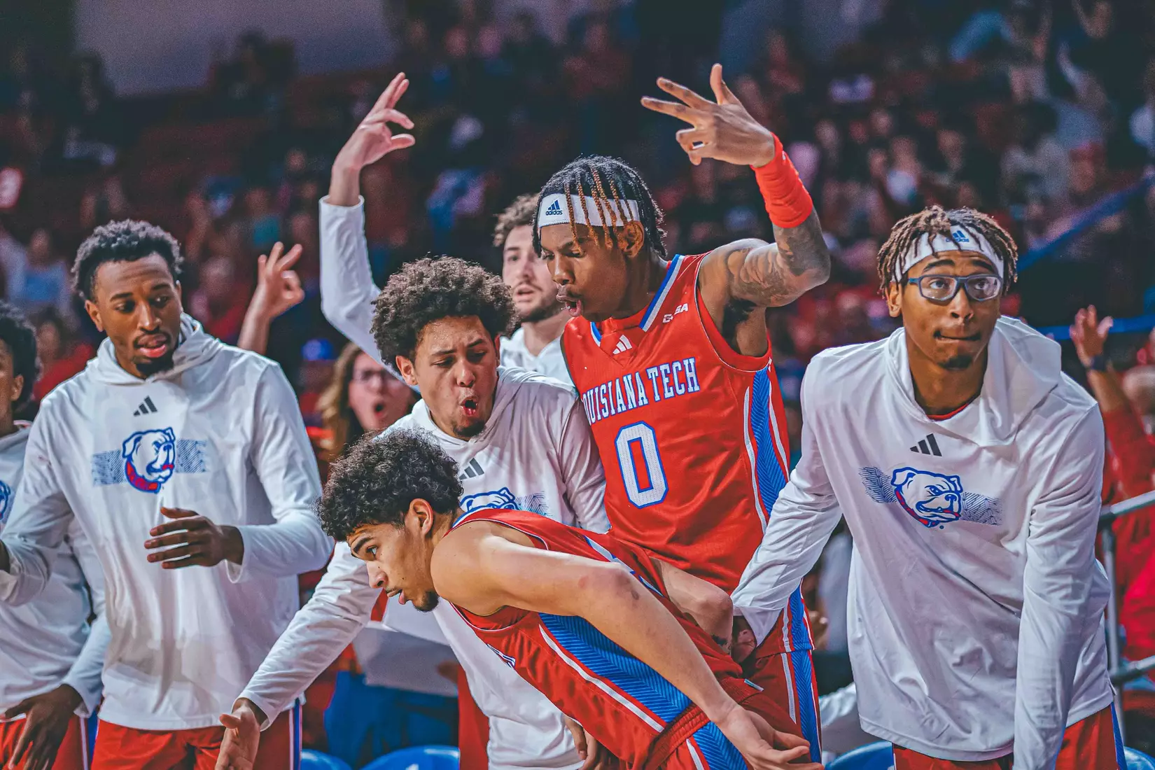 Bulldogs Take Down Lopes, 74-66