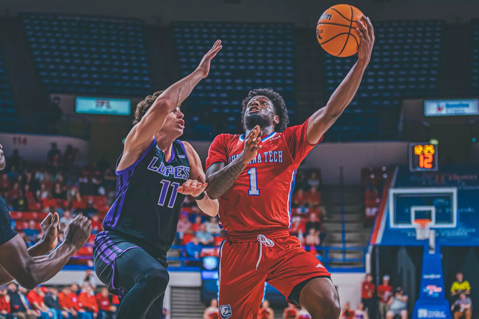 Bulldogs Take Down Lopes, 74-66