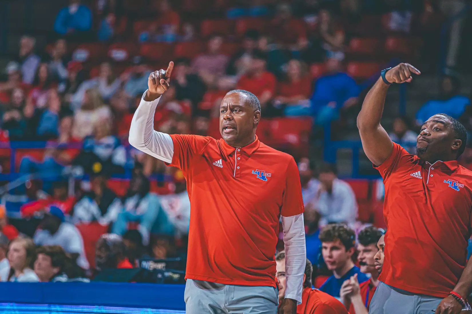 Bulldogs Take Down Lopes, 74-66