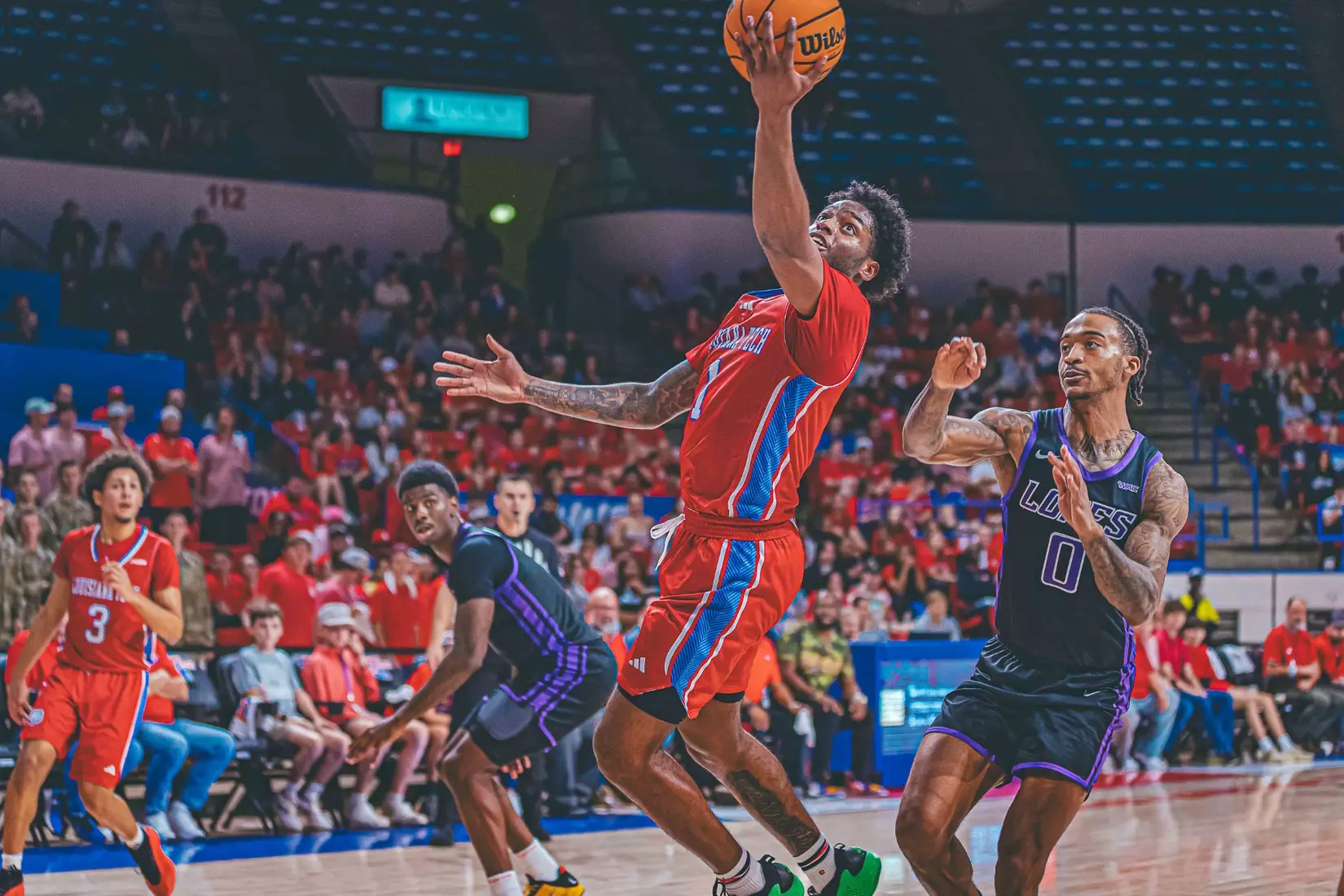 Bulldogs Take Down Lopes, 74-66