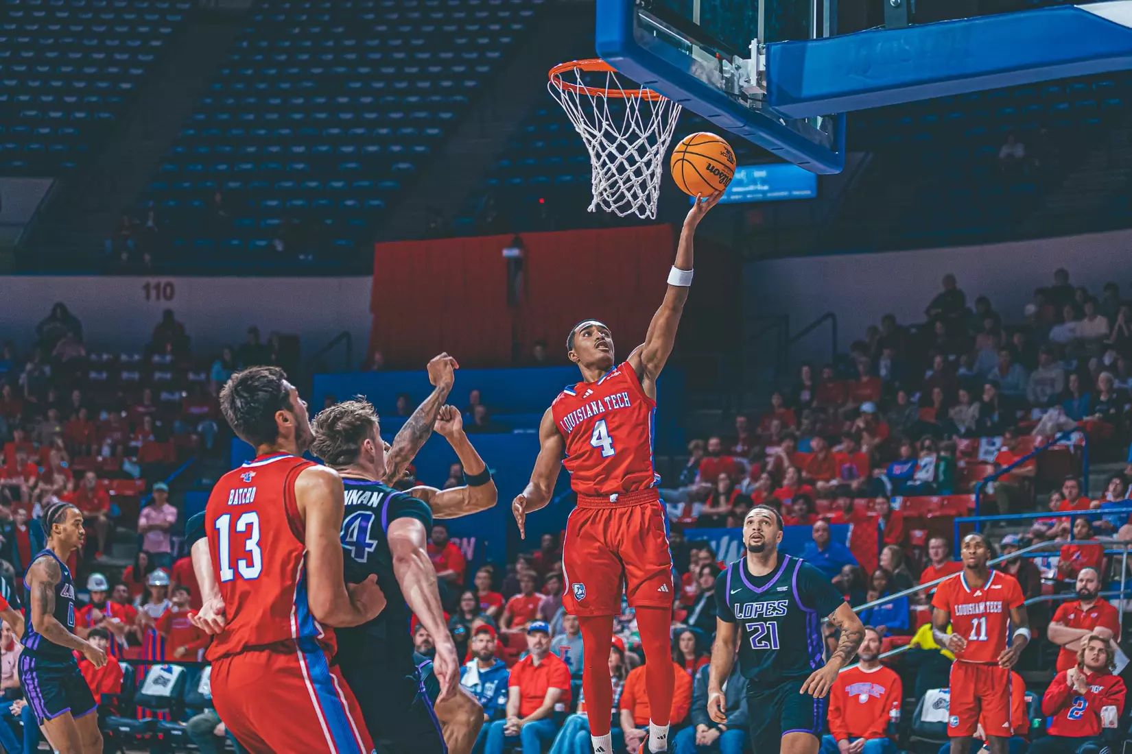 Bulldogs Take Down Lopes, 74-66