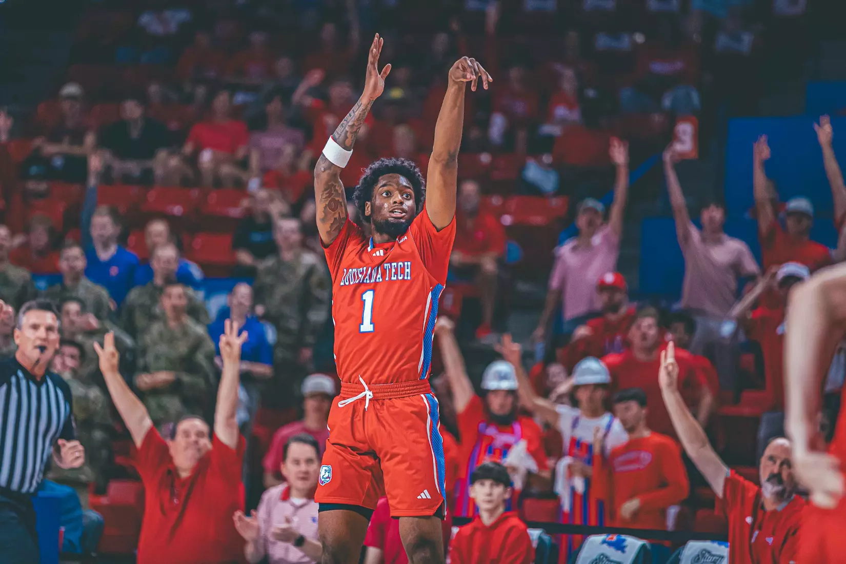 Bulldogs Take Down Lopes, 74-66