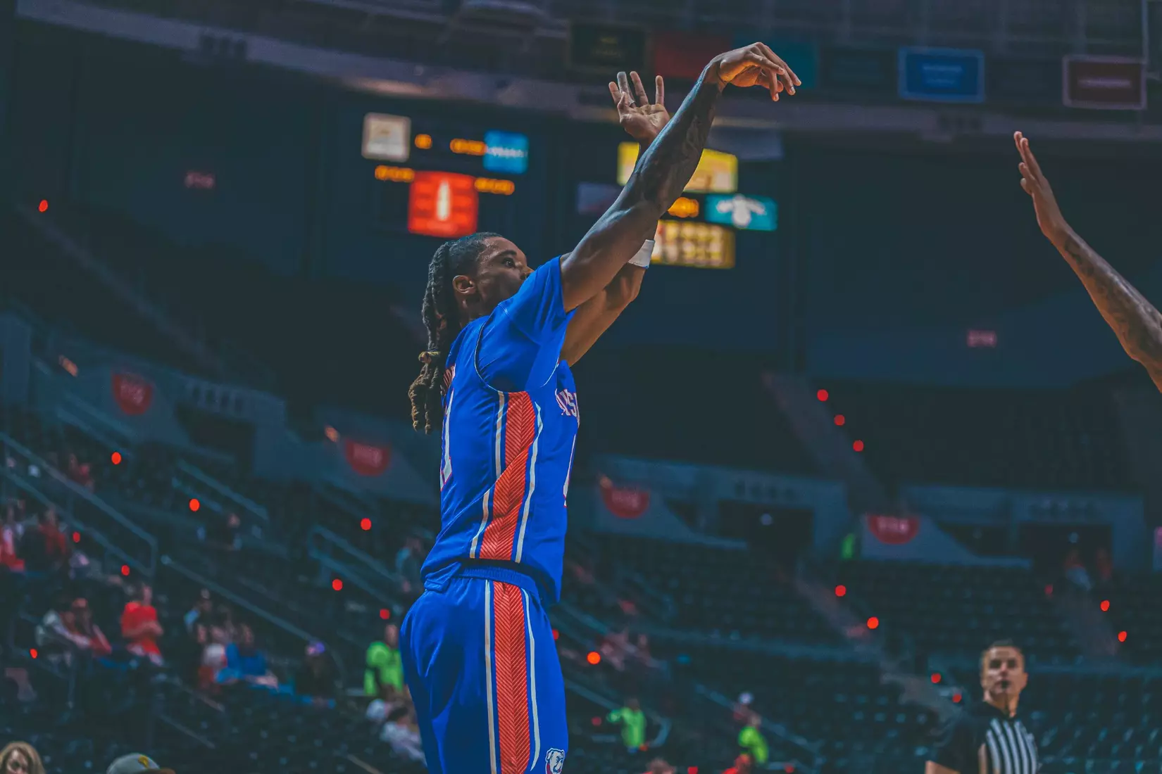 Bulldogs beat rival Cajuns, 69-58