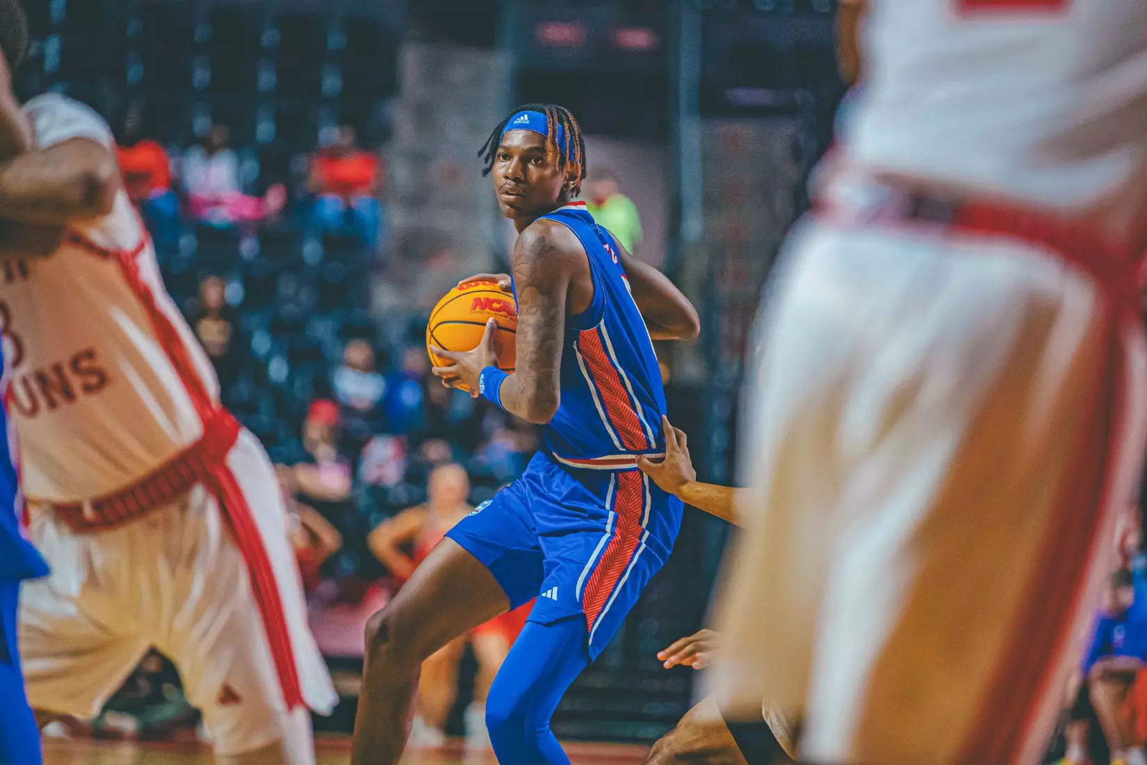 Bulldogs beat rival Cajuns, 69-58