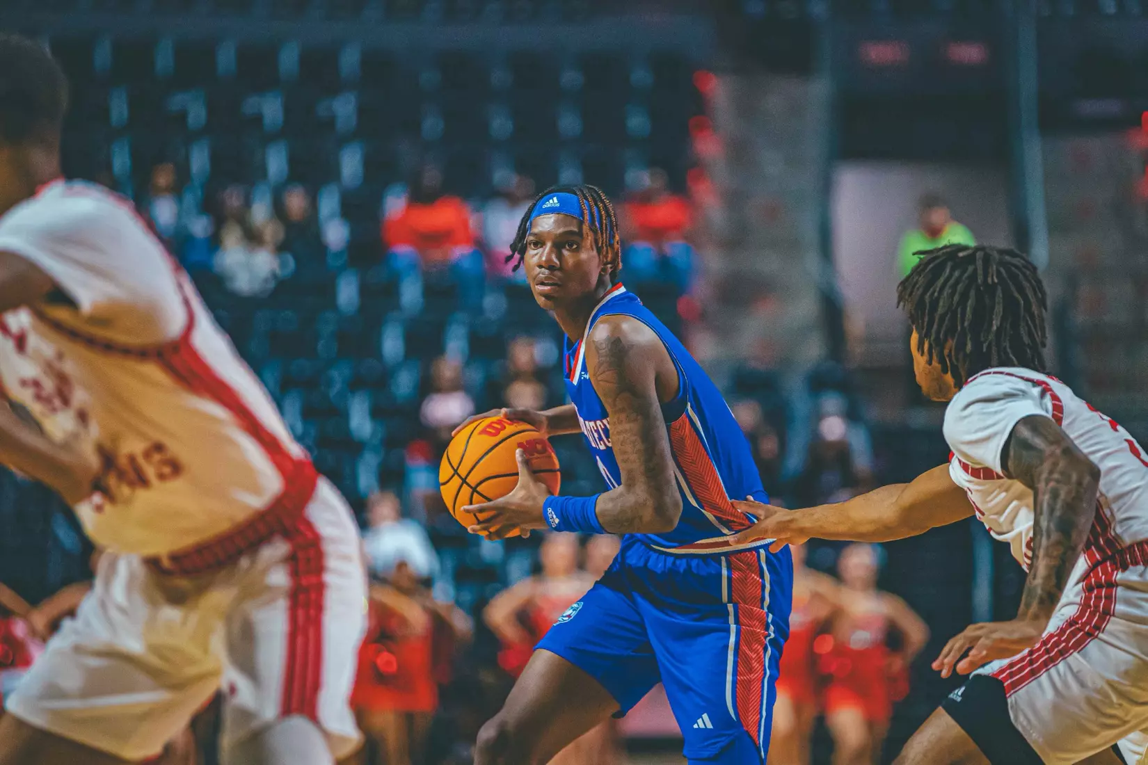 Bulldogs beat rival Cajuns, 69-58