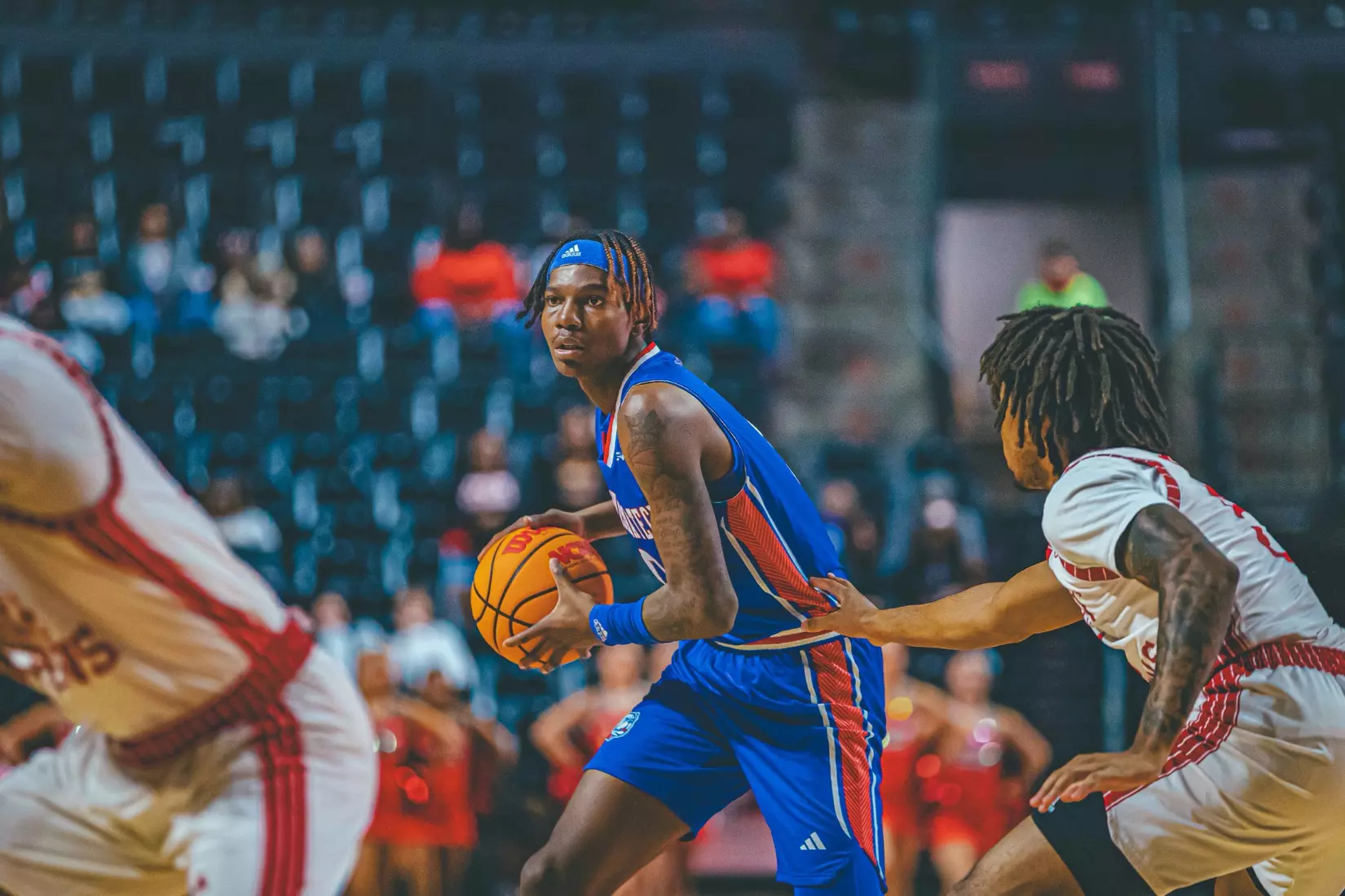 Bulldogs beat rival Cajuns, 69-58