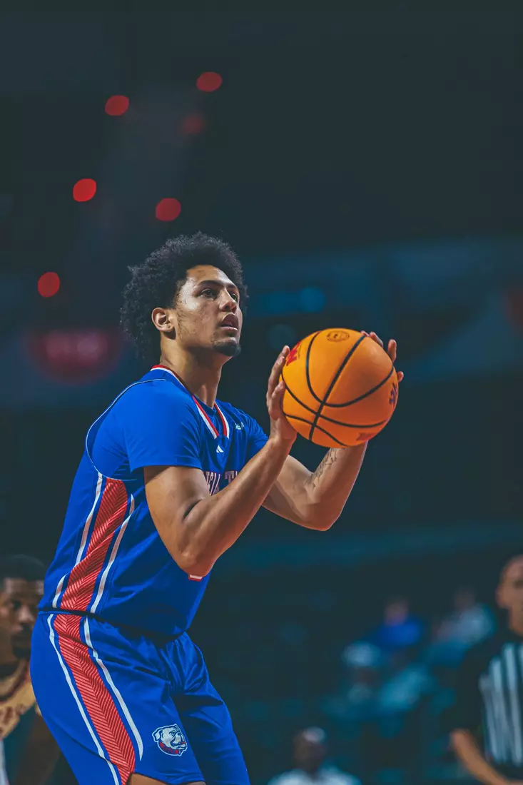Bulldogs beat rival Cajuns, 69-58