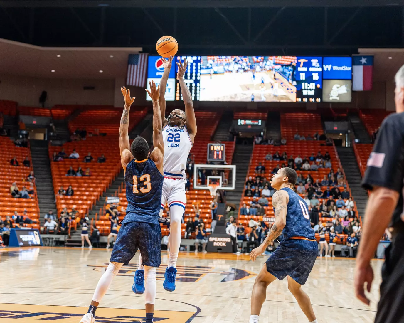 Bulldogs down Miners, 65-59