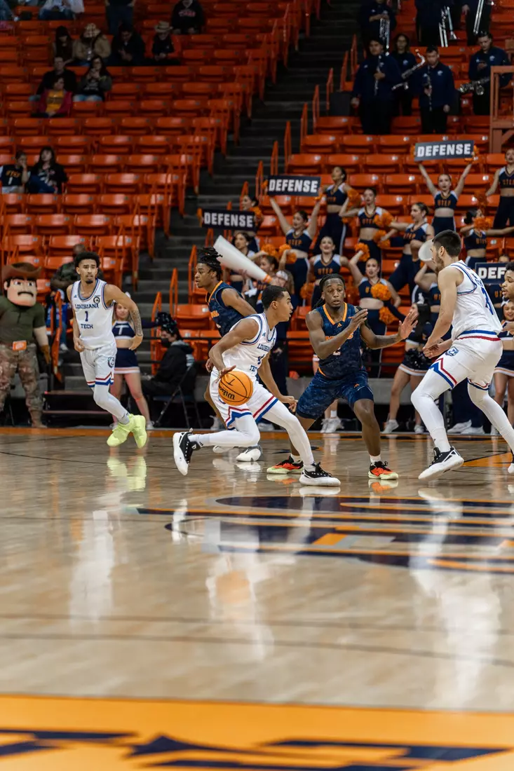 Bulldogs down Miners, 65-59
